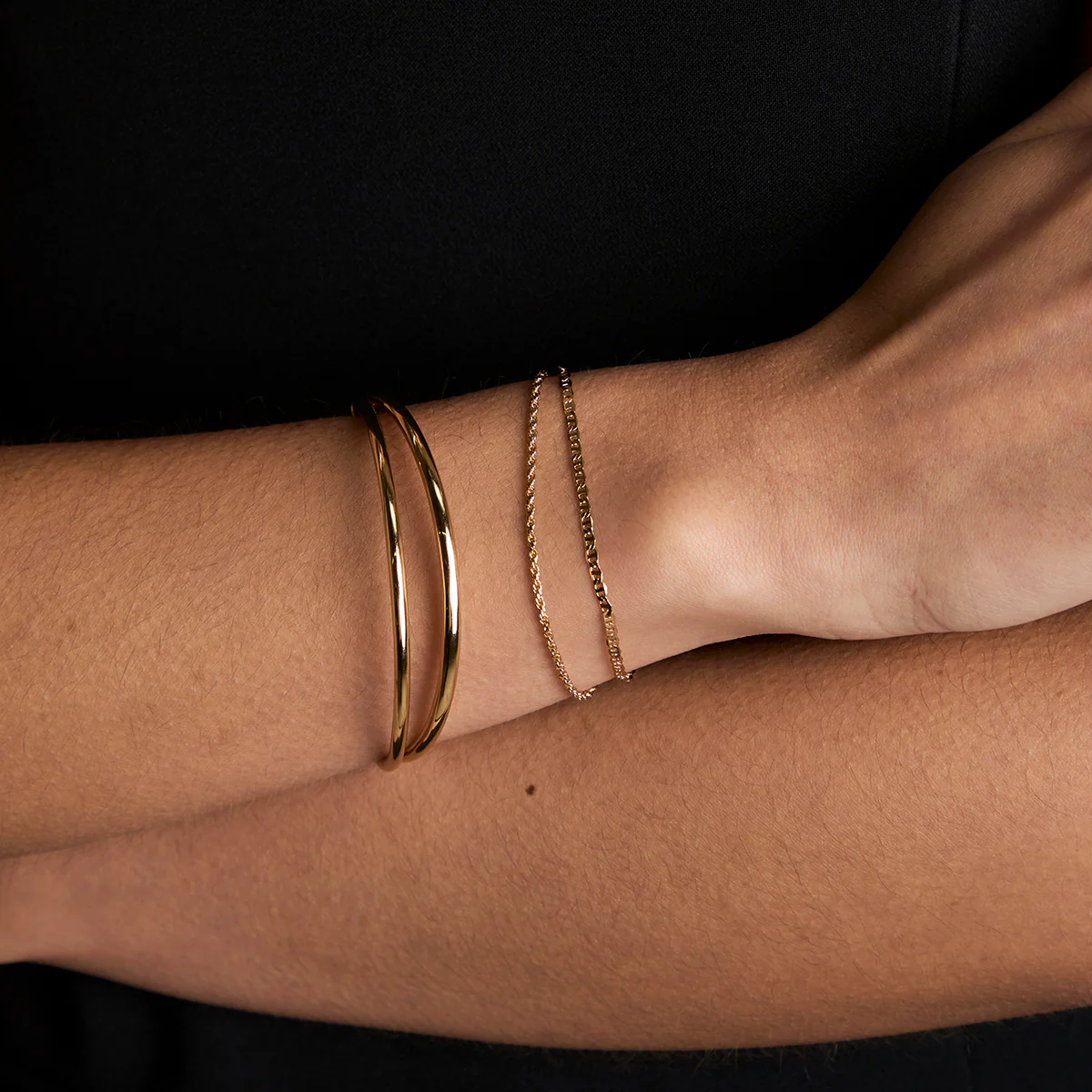 Crossover Illusion Bangle in Gold - Image 3