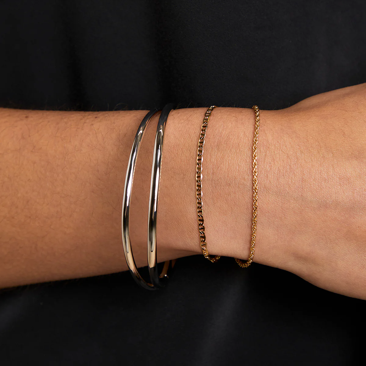 Crossover Illusion Bangle in Silver - Image 3