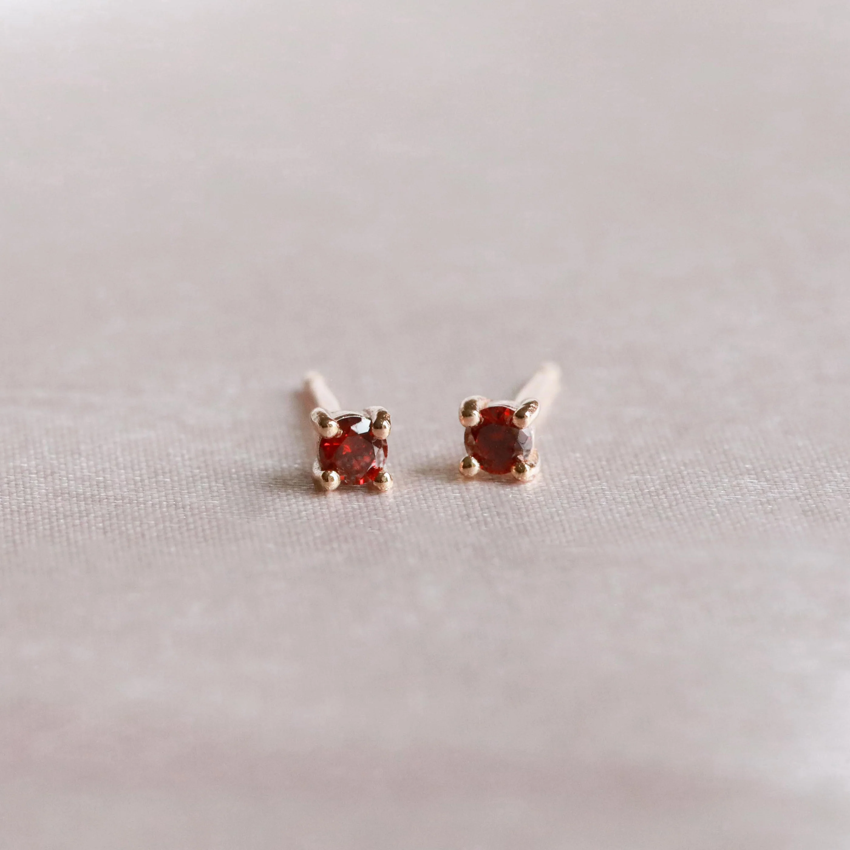 January Birthstone Stud Earrings in Gold with Garnet CZ - Image 3