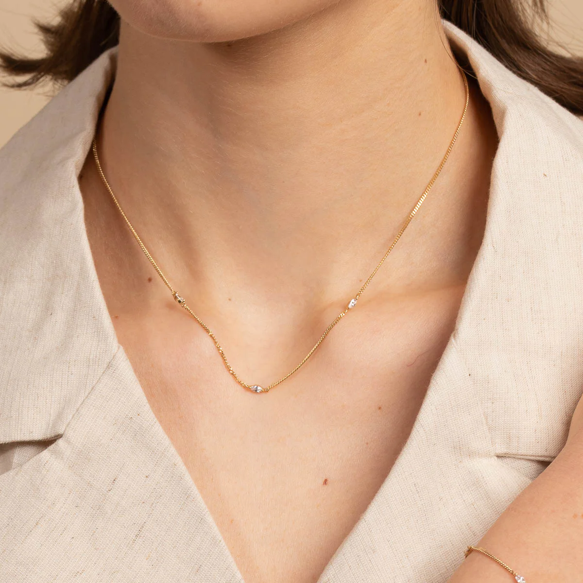 Navette Crystal Gift Set in Gold - Image 3